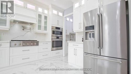 44 Eaglesprings Crescent, Brampton (Bram East), ON - Indoor Photo Showing Kitchen With Upgraded Kitchen