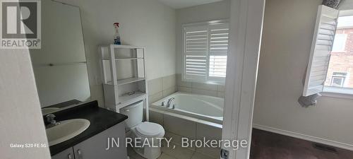 Upper - 21 Baffin Crescent, Brampton, ON - Indoor Photo Showing Bathroom