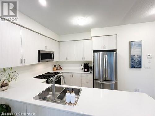 70 Genoa Drive, Hamilton, ON - Indoor Photo Showing Kitchen With Double Sink With Upgraded Kitchen