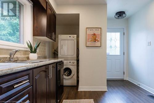 256 Charlton Avenue E, Hamilton, ON - Indoor Photo Showing Laundry Room