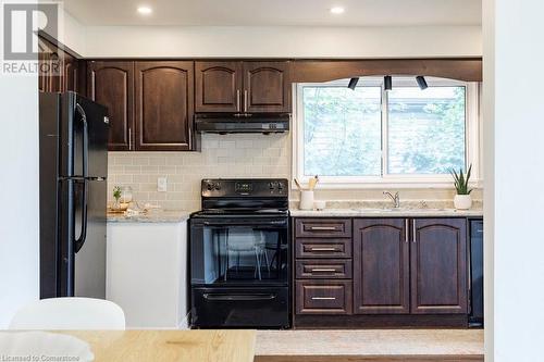 256 Charlton Avenue E, Hamilton, ON - Indoor Photo Showing Kitchen