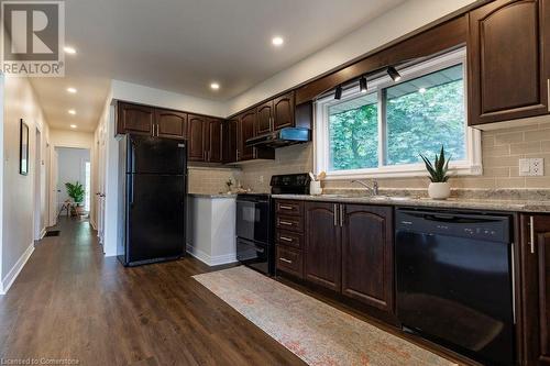 256 Charlton Avenue E, Hamilton, ON - Indoor Photo Showing Kitchen