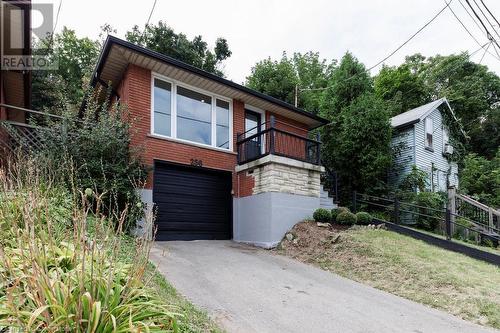 256 Charlton Avenue E, Hamilton, ON - Outdoor