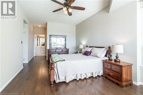 2075 Amherst Heights Drive Unit# 208, Burlington, ON - Indoor Photo Showing Bedroom