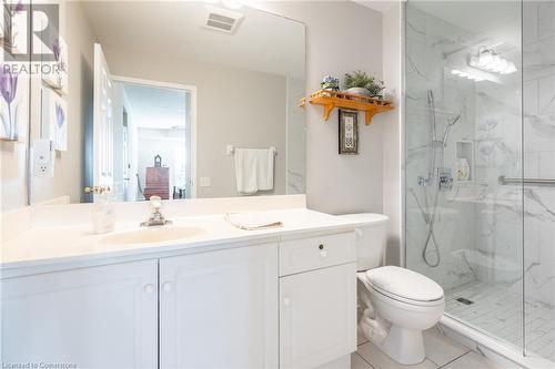 2075 Amherst Heights Drive Unit# 208, Burlington, ON - Indoor Photo Showing Bathroom