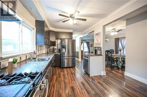 47 Glassco Avenue S, Hamilton, ON - Indoor Photo Showing Kitchen