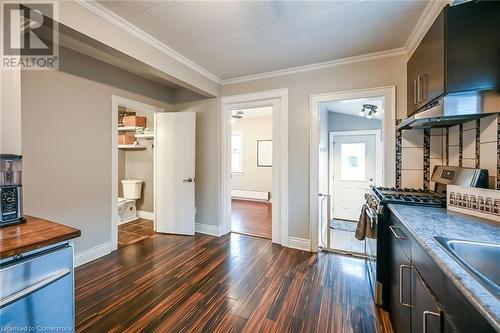 47 Glassco Avenue S, Hamilton, ON - Indoor Photo Showing Kitchen