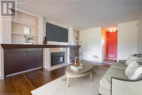 111 Riverdale Drive, St. Catharines, ON - Indoor Photo Showing Living Room With Fireplace