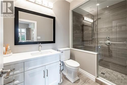 11 Ellington Place, Brantford, ON - Indoor Photo Showing Bathroom