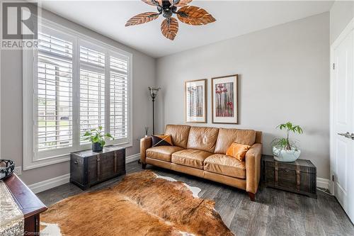 11 Ellington Place, Brantford, ON - Indoor Photo Showing Living Room