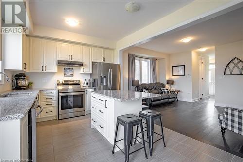 71 Vanilla Trail, Thorold, ON - Indoor Photo Showing Kitchen With Upgraded Kitchen