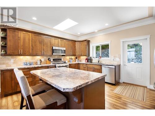 2592 Alpen Paradies Road Unit# 7, Blind Bay, BC - Indoor Photo Showing Kitchen With Double Sink