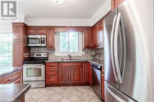 1232 Oxlow Drive, Oakville, ON - Indoor Photo Showing Kitchen With Stainless Steel Kitchen