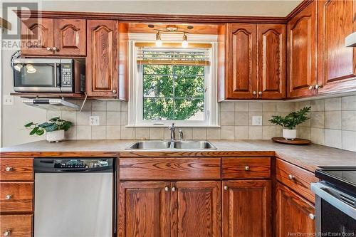 939 Muirfield Drive, Moncton, NB - Indoor Photo Showing Kitchen With Double Sink