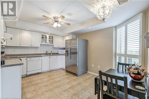 5080 Pinedale Avenue Unit# 809, Burlington, ON - Indoor Photo Showing Kitchen