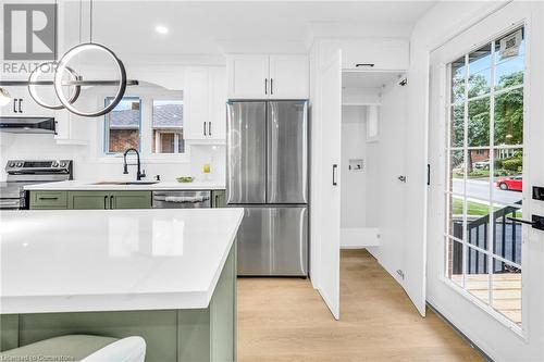 64 Viceroy Court, Hamilton, ON - Indoor Photo Showing Kitchen With Stainless Steel Kitchen