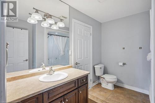 15 Argyle Street S, Caledonia, ON - Indoor Photo Showing Bathroom