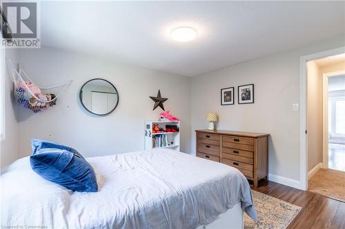 2214 Melissa Crescent, Burlington, ON - Indoor Photo Showing Bedroom