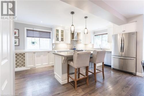 2214 Melissa Crescent, Burlington, ON - Indoor Photo Showing Kitchen With Upgraded Kitchen