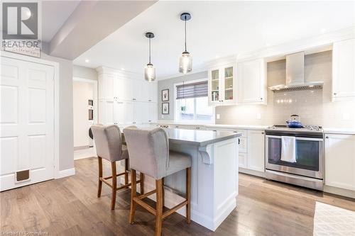 2214 Melissa Crescent, Burlington, ON - Indoor Photo Showing Kitchen With Upgraded Kitchen