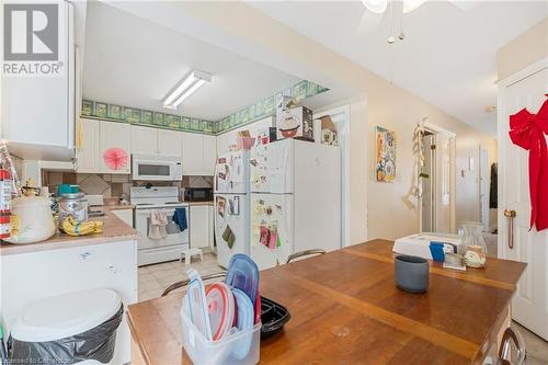 139 Whitney Avenue, Hamilton, ON - Indoor Photo Showing Kitchen