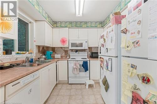 139 Whitney Avenue, Hamilton, ON - Indoor Photo Showing Kitchen With Double Sink