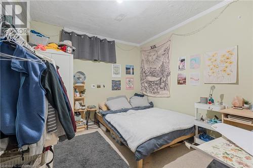 139 Whitney Avenue, Hamilton, ON - Indoor Photo Showing Bedroom