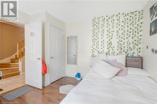 139 Whitney Avenue, Hamilton, ON - Indoor Photo Showing Bedroom