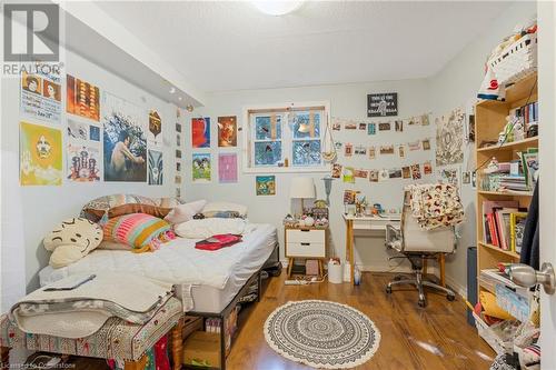 139 Whitney Avenue, Hamilton, ON - Indoor Photo Showing Bedroom