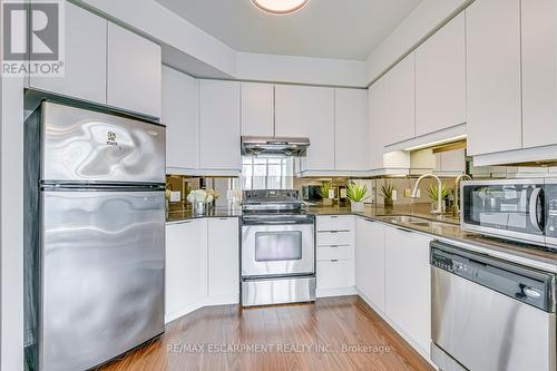 1506 - 70 Absolute Avenue, Mississauga (City Centre), ON - Indoor Photo Showing Kitchen