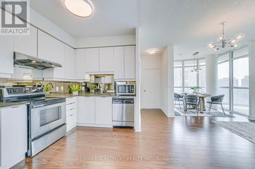 1506 - 70 Absolute Avenue, Mississauga, ON - Indoor Photo Showing Kitchen