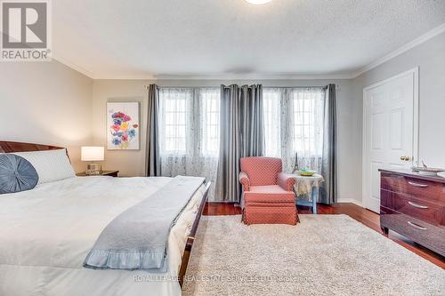 1220 Old Oak Drive, Oakville, ON - Indoor Photo Showing Bedroom