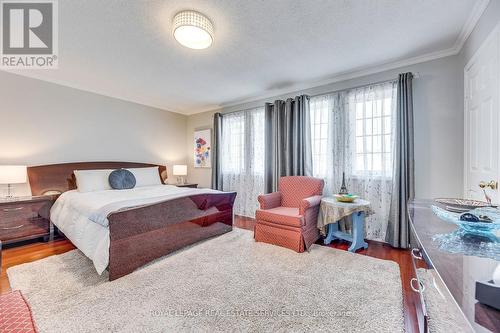 1220 Old Oak Drive, Oakville, ON - Indoor Photo Showing Bedroom