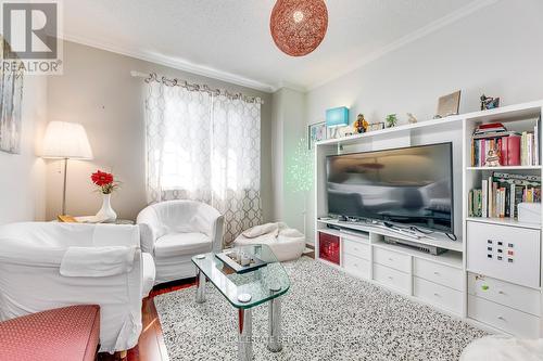 1220 Old Oak Drive, Oakville (West Oak Trails), ON - Indoor Photo Showing Living Room