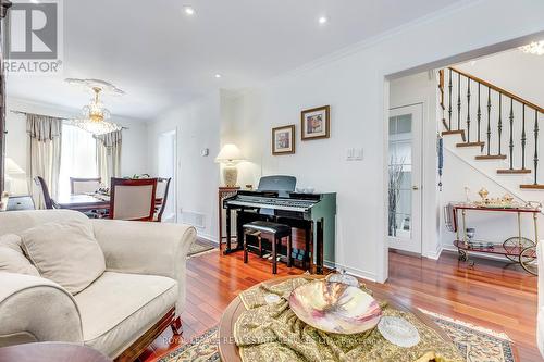 1220 Old Oak Drive, Oakville, ON - Indoor Photo Showing Living Room