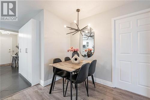 25 Kingsbridge Garden Circle Unit# 1021, Mississauga, ON - Indoor Photo Showing Dining Room