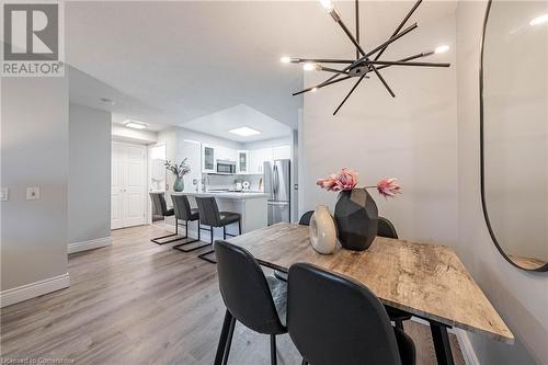 25 Kingsbridge Garden Circle Unit# 1021, Mississauga, ON - Indoor Photo Showing Dining Room