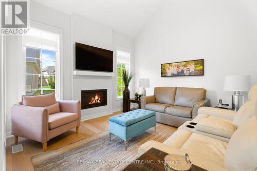 11 - 21 Overlea Drive, Brampton (Sandringham-Wellington), ON - Indoor Photo Showing Living Room With Fireplace