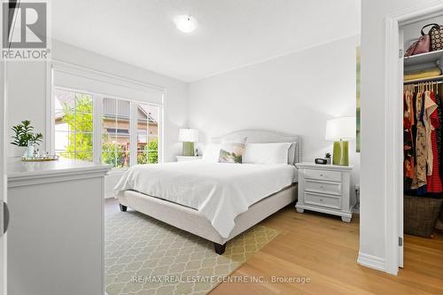 21 Overlea Drive, Brampton, ON - Indoor Photo Showing Bedroom