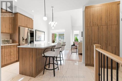 21 Overlea Drive, Brampton (Sandringham-Wellington), ON - Indoor Photo Showing Kitchen