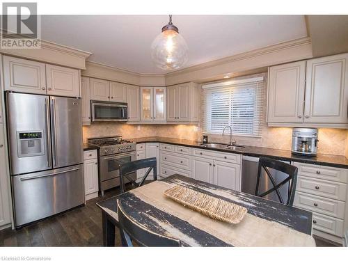 Kitchen. - 443 Cottingham Crescent, Hamilton, ON - Indoor Photo Showing Kitchen With Double Sink