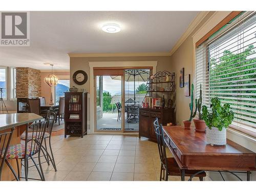 313 Tanager Drive, Kelowna, BC - Indoor Photo Showing Dining Room