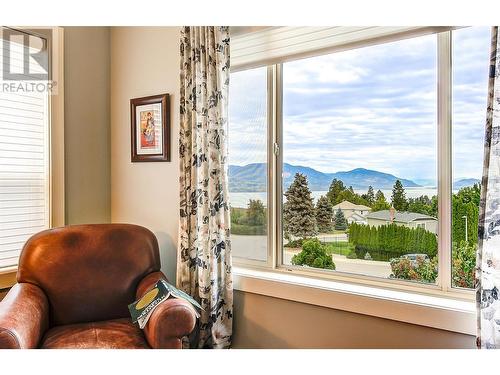 313 Tanager Drive, Kelowna, BC - Indoor