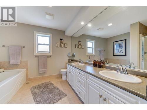 313 Tanager Drive, Kelowna, BC - Indoor Photo Showing Bathroom