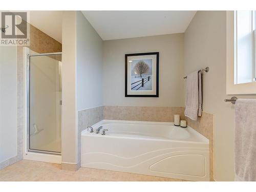 313 Tanager Drive, Kelowna, BC - Indoor Photo Showing Bathroom