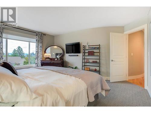 313 Tanager Drive, Kelowna, BC - Indoor Photo Showing Bedroom