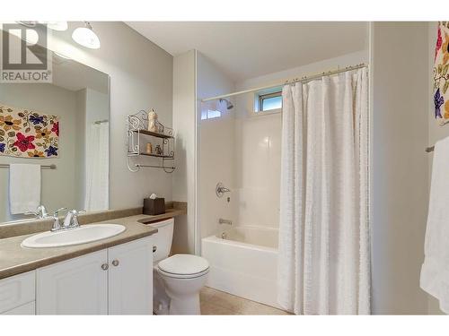 313 Tanager Drive, Kelowna, BC - Indoor Photo Showing Bathroom