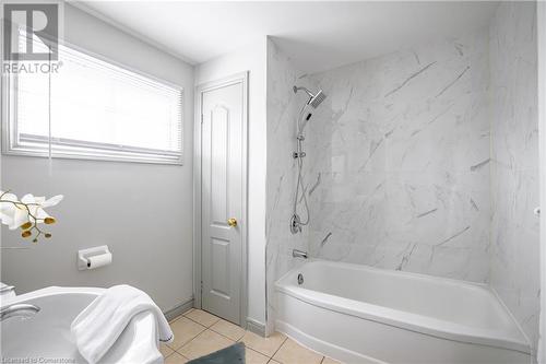 248 Fruitland Road, Stoney Creek, ON - Indoor Photo Showing Bathroom