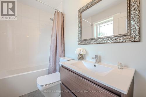 20 - 376 Blake Street, Barrie (Codrington), ON - Indoor Photo Showing Bathroom