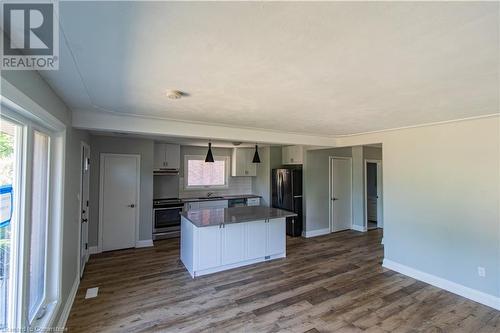 277 Upper Paradise Road, Hamilton, ON - Indoor Photo Showing Kitchen